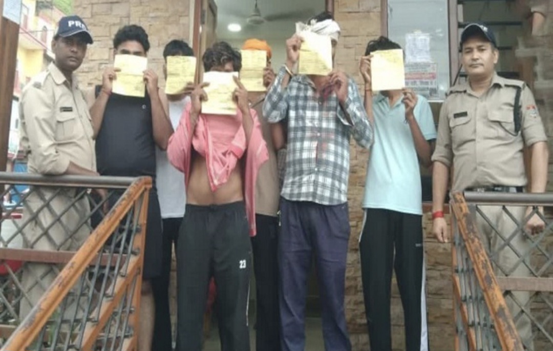 हरिद्वार में हर की पौड़ी पर मच गया बवाल,यात्रियों और दुकानदारों में जमकर चले लात और घूंसे; मौके पर पुलिस
