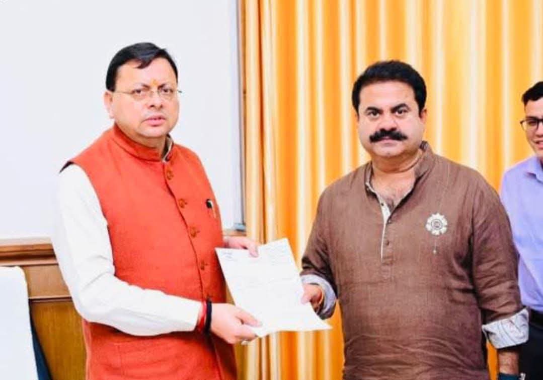 खानपुर विधायक उमेश कुमार ने की मुख्यमंत्री पुष्कर धामी से भेंट कर सौंपा ज्ञापन……