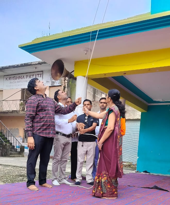 स्वतंत्रता दिवस,उत्सव का दिन नहीं,बल्कि अपने राष्ट्रीय कर्तव्यों के प्रति निष्ठा और संकल्प का प्रतीक है।